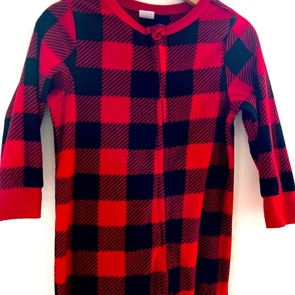 4/$20💥Fleece Buffalo Plaid Winter Footed One Piece Pajamas, Red Black, Unisex - Picture 2 of 13